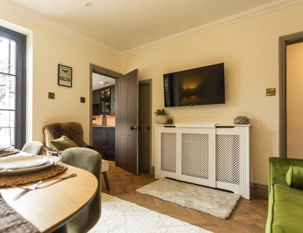 Luxe Stratford Townhouse Beautifully Renovated, Well Equipped, Sleeps 4, 2 Bathrooms, Free Parking - Minutes Walk To Town, Rsc & Pubs - Pet Friendly Zewnętrze zdjęcie